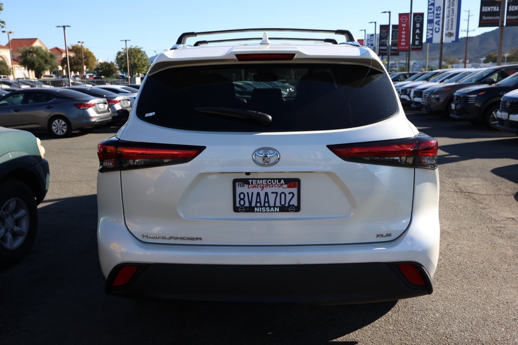 2021 Toyota Highlander XLE photo 4