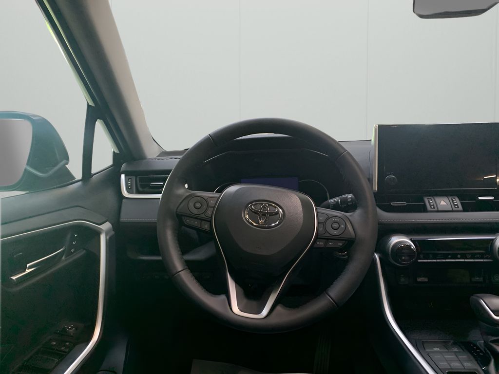 2024 Toyota RAV4 XLE Premium photo 18