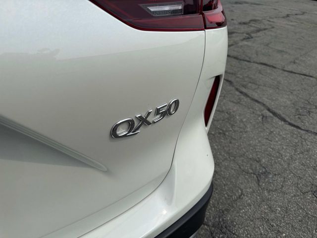 2022 Infiniti QX50 Luxe photo 6
