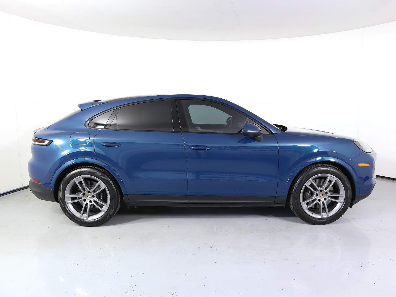 2024 Porsche Cayenne Coupe photo 8