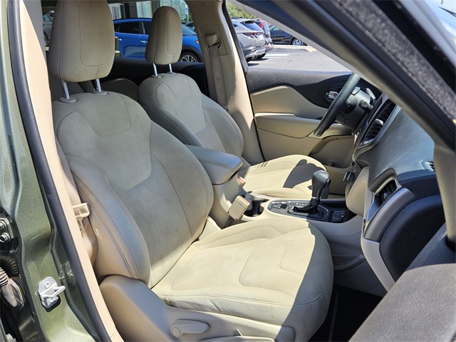 2020 Jeep Cherokee Latitude photo 16