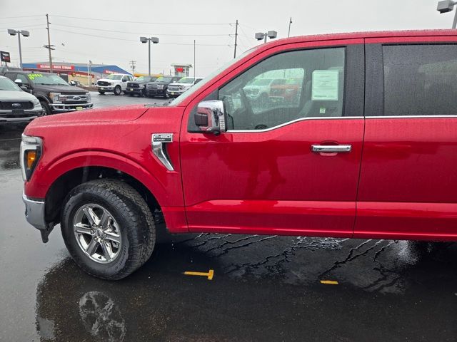 2025 Ford F-150 Lariat photo 12