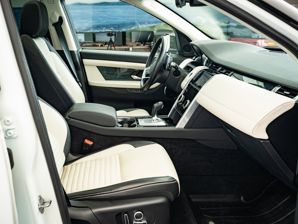 2022 Land Rover Discovery Sport SE R-Dynamic photo 20