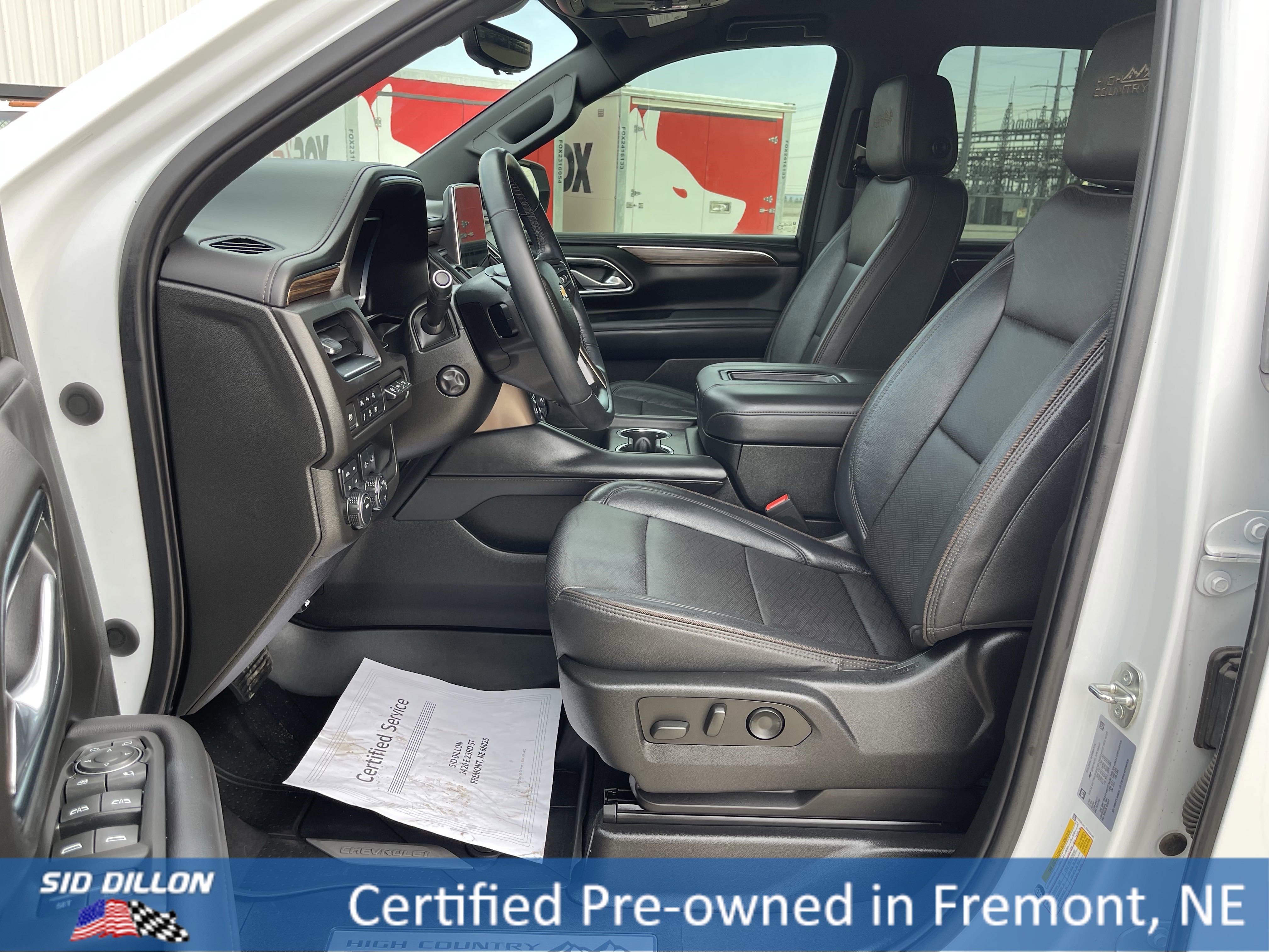 2023 Chevrolet Suburban High Country photo 4