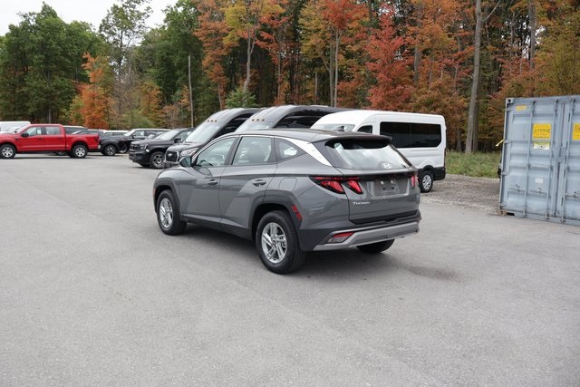 2025 Hyundai Tucson SE photo 4