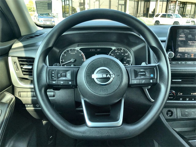 2024 Nissan Rogue SV photo 5
