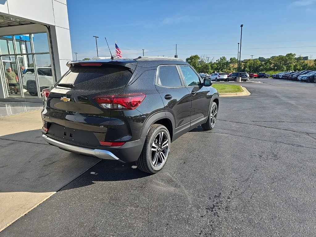 2026 Chevrolet Trailblazer LT photo 3