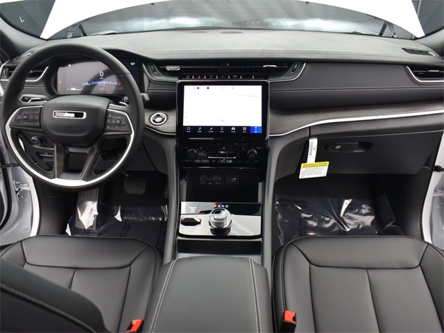 2025 Jeep Grand Cherokee Limited photo 11