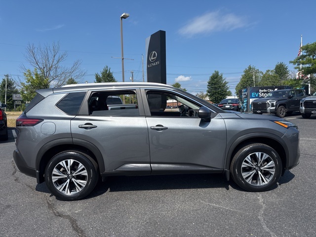 2023 Nissan Rogue SV photo 2