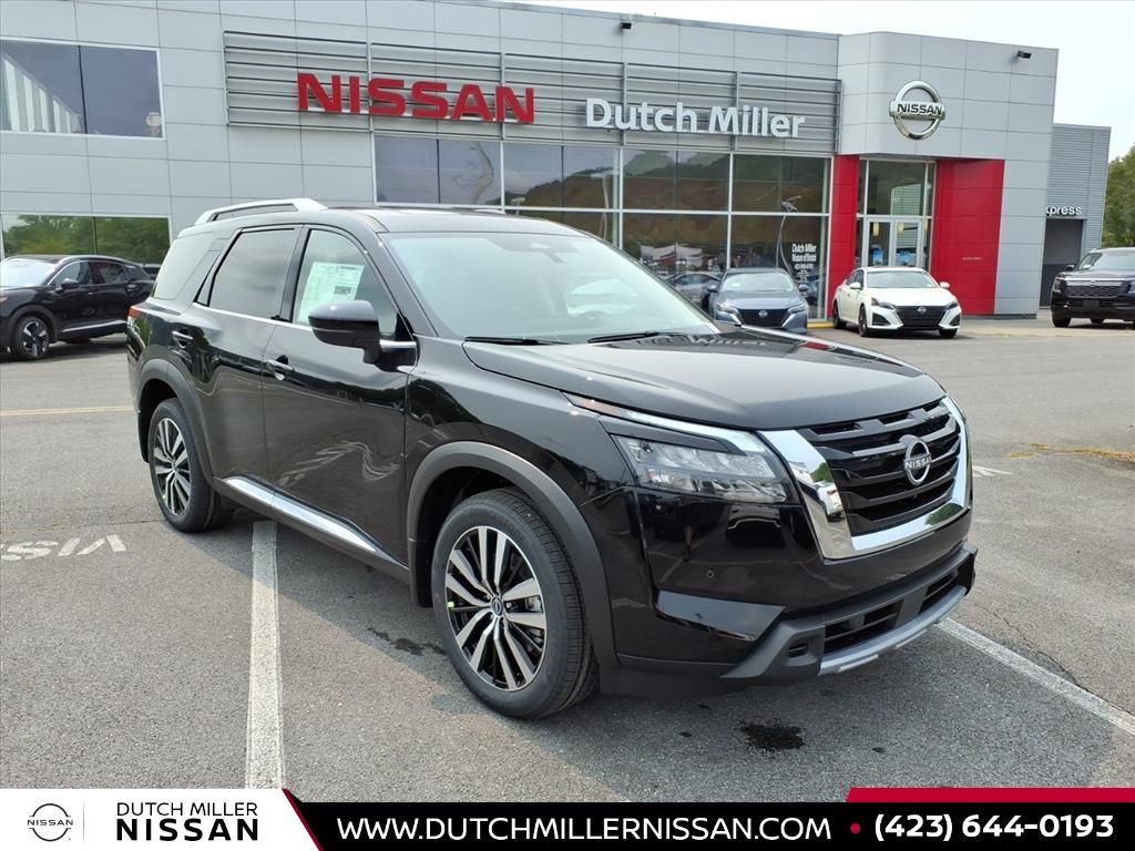 2025 Nissan Pathfinder Platinum's photo