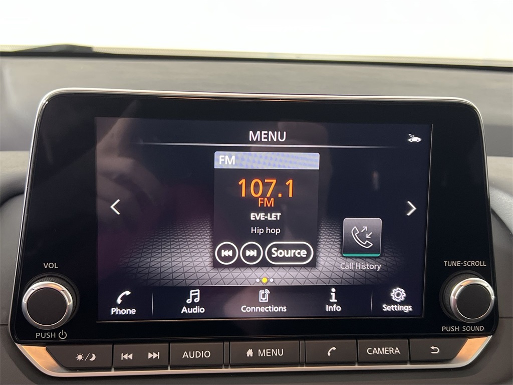 2024 Nissan Rogue SV photo 11