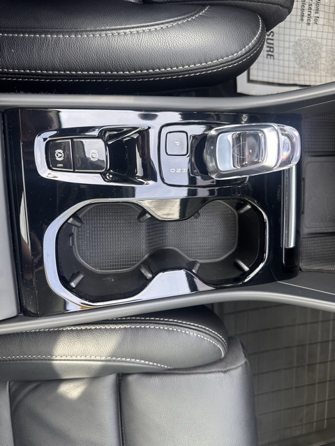2023 Volvo XC40 Plus photo 15
