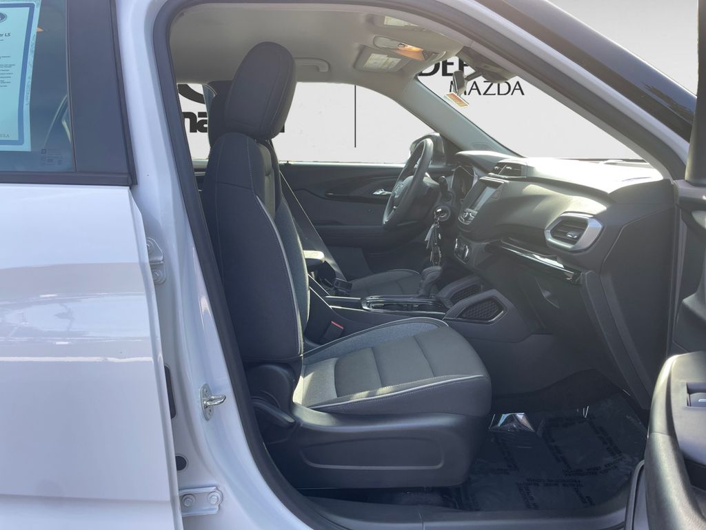 2021 Chevrolet Trailblazer LS photo 13