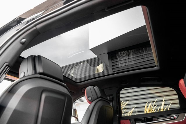 2025 Porsche Cayenne Coupe photo 28
