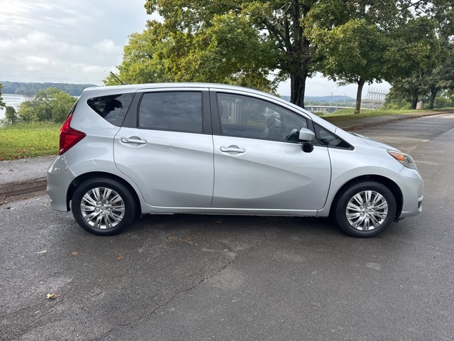 2019 Nissan Versa Note SV photo 8
