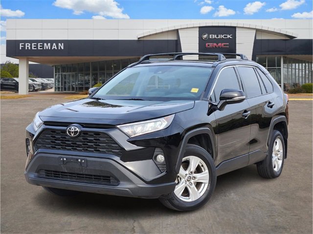 2021 Toyota RAV4 XLE's photo