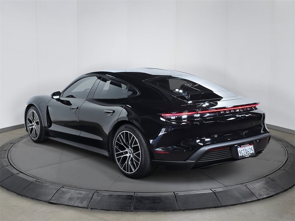 2023 Porsche Taycan photo 3