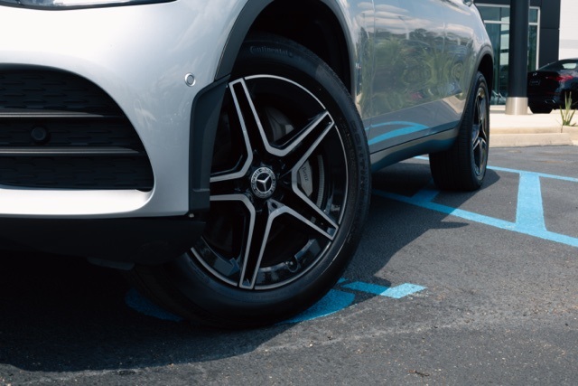 2022 Mercedes Benz GLC 300 4MATIC photo 4