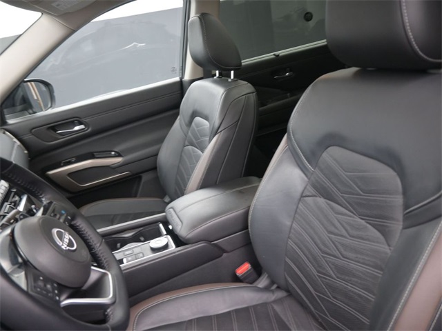 2022 Nissan Pathfinder Platinum photo 31