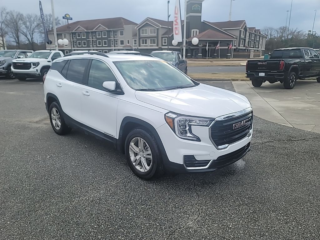2024 GMC Terrain SLE's photo