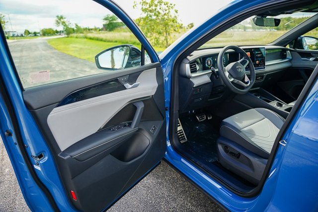 2025 Volkswagen Tiguan SE R-Line Black photo 7