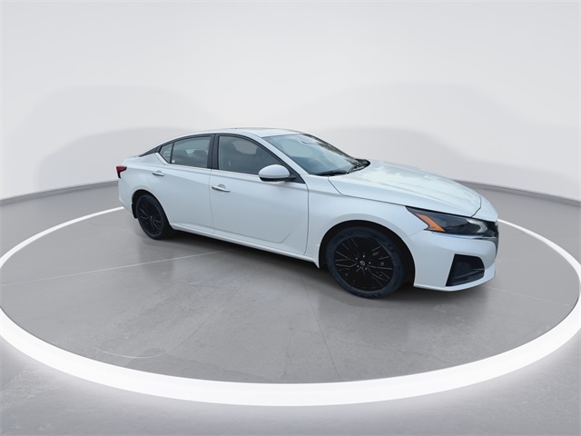 2025 Nissan Altima 2.5 SV photo 2