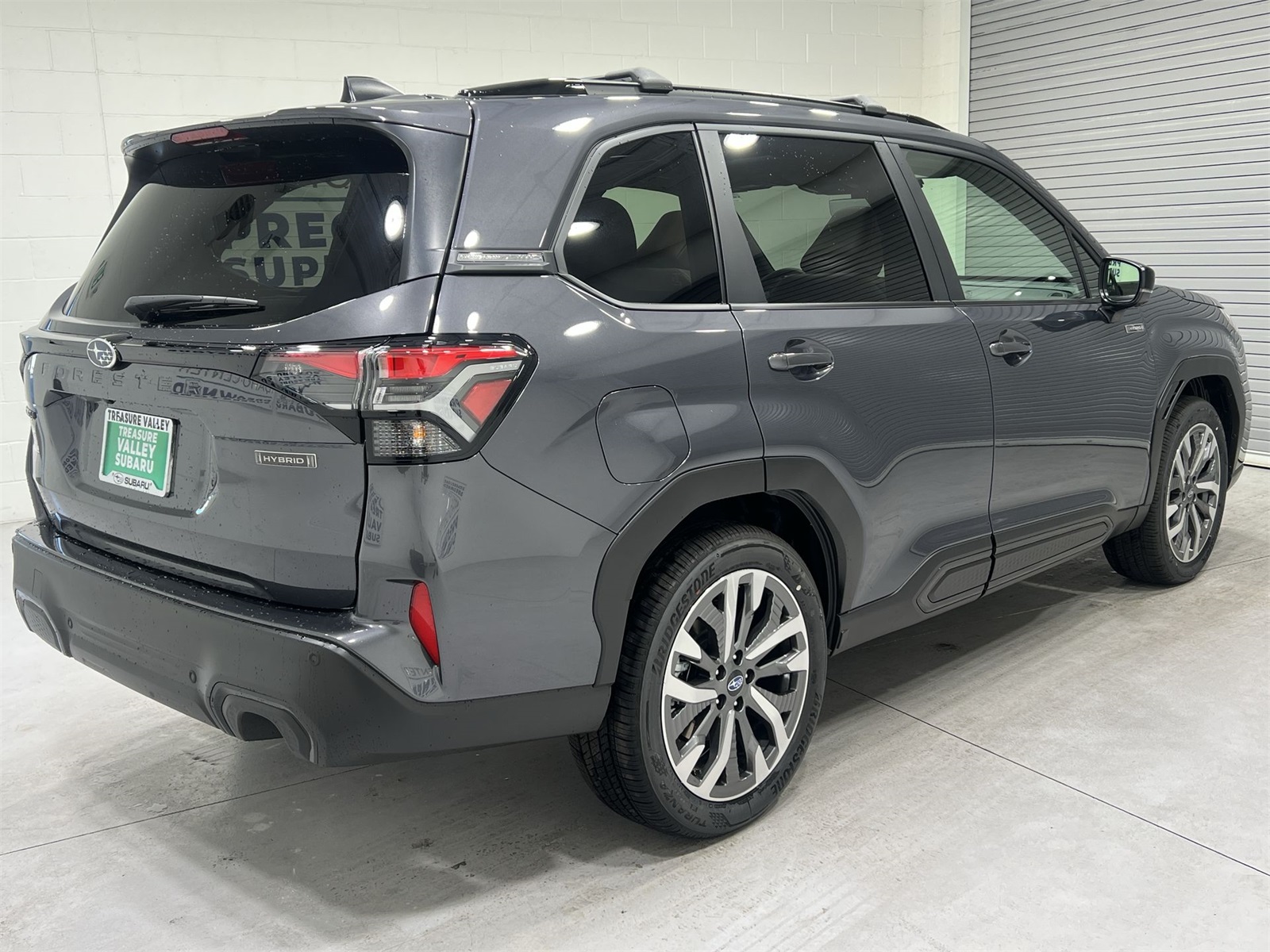 2025 Subaru Forester Touring photo 7