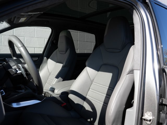 2022 Porsche Cayenne Turbo photo 4