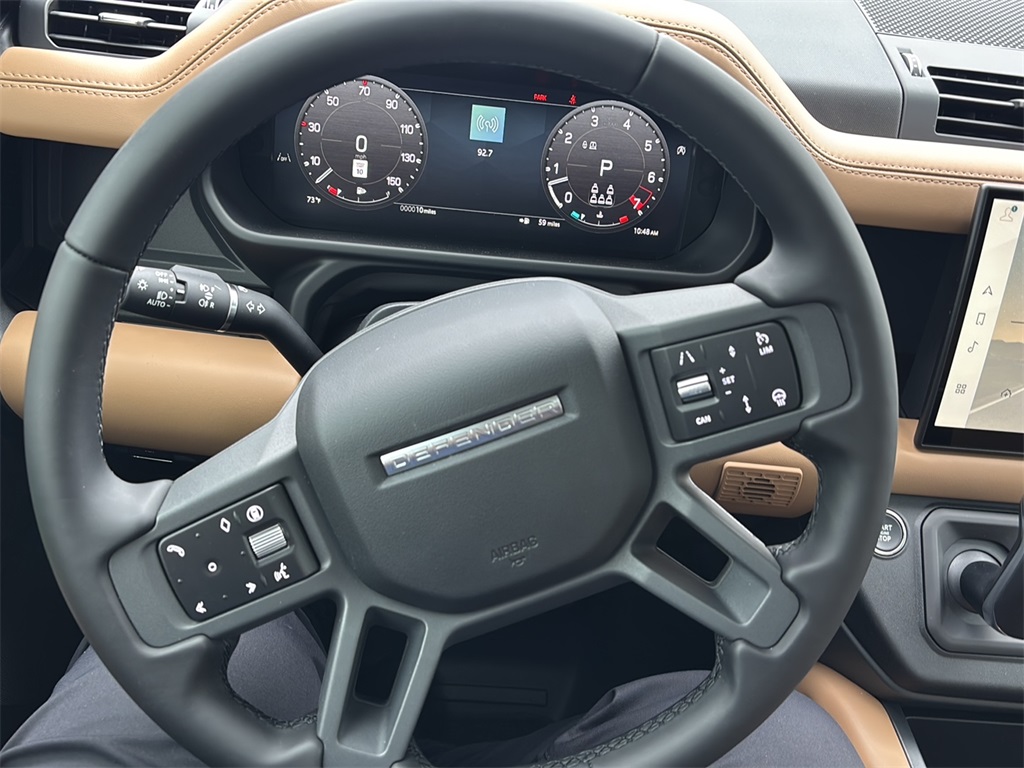 2025 Land Rover Defender 130 S photo 8