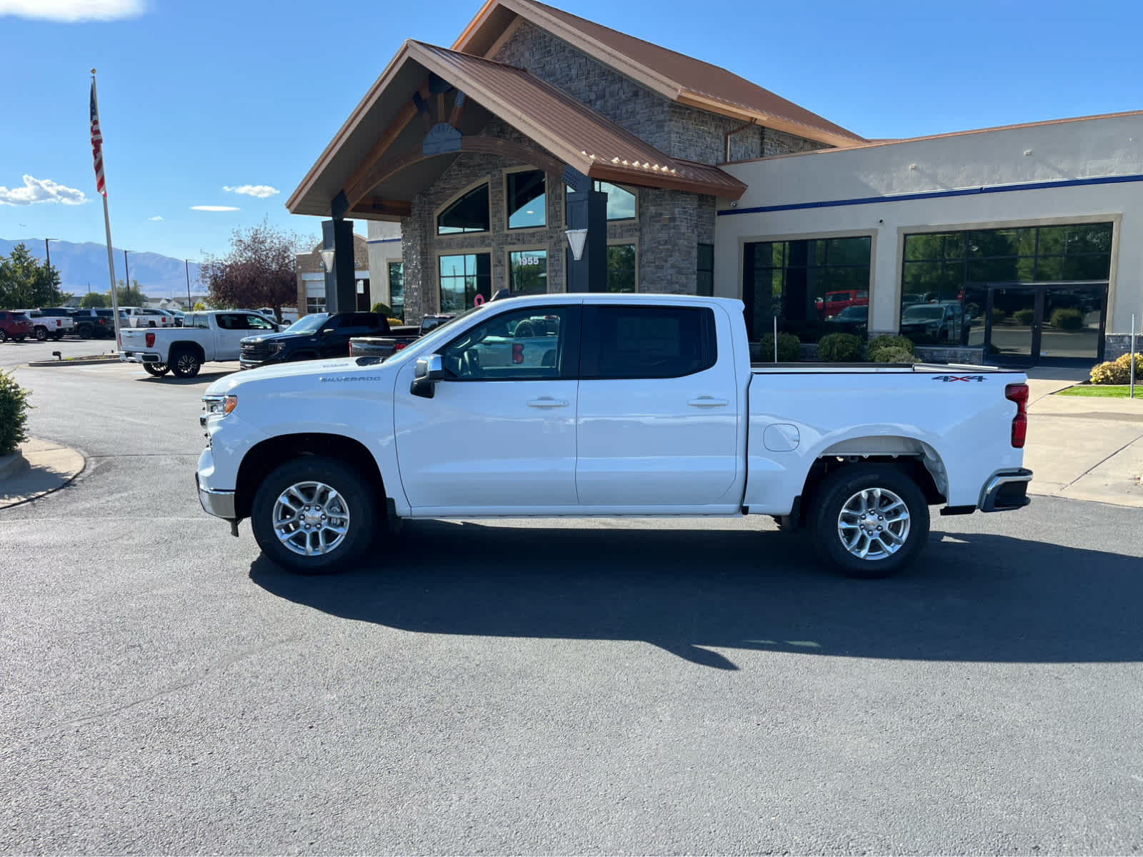 2026 Chevrolet Silverado 1500 LT photo 2