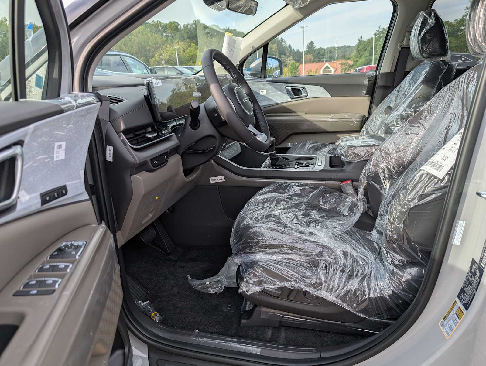 2026 Kia Carnival EX photo 4