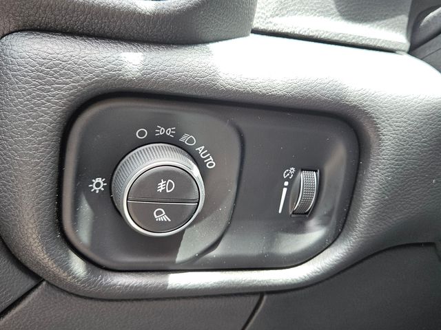 2025 Ram 2500 Tradesman photo 18