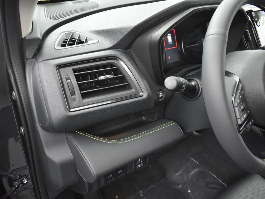 2025 Subaru Ascent Onyx Edition Touring photo 9