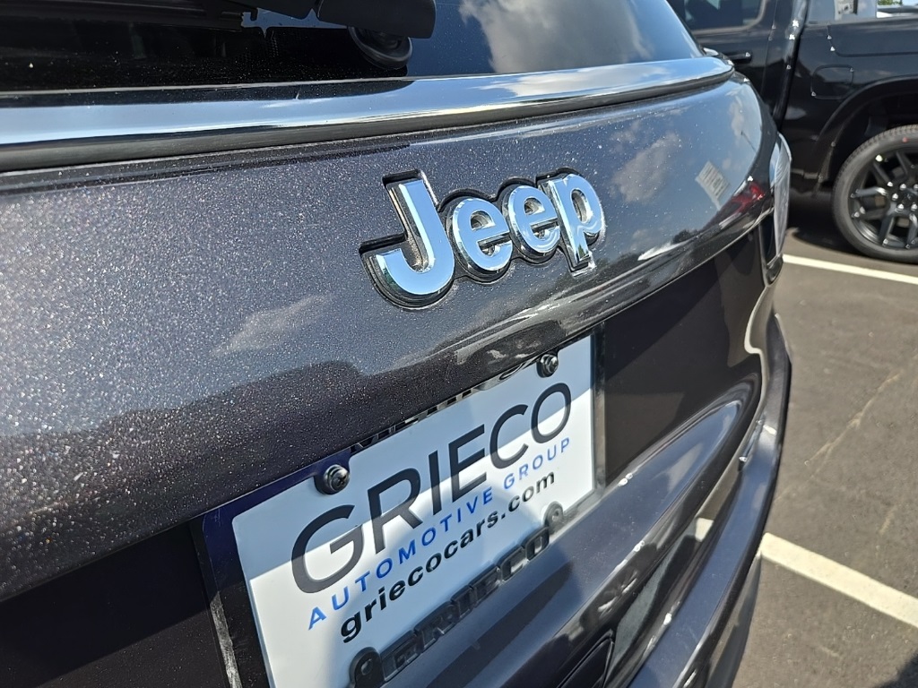 2018 Jeep Compass Latitude photo 9