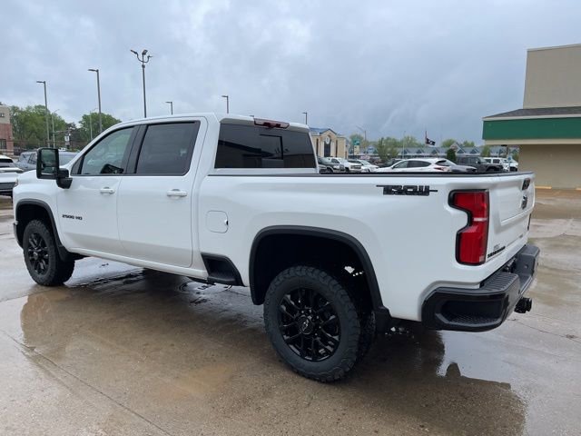 2025 Chevrolet Silverado 2500HD LTZ photo 3