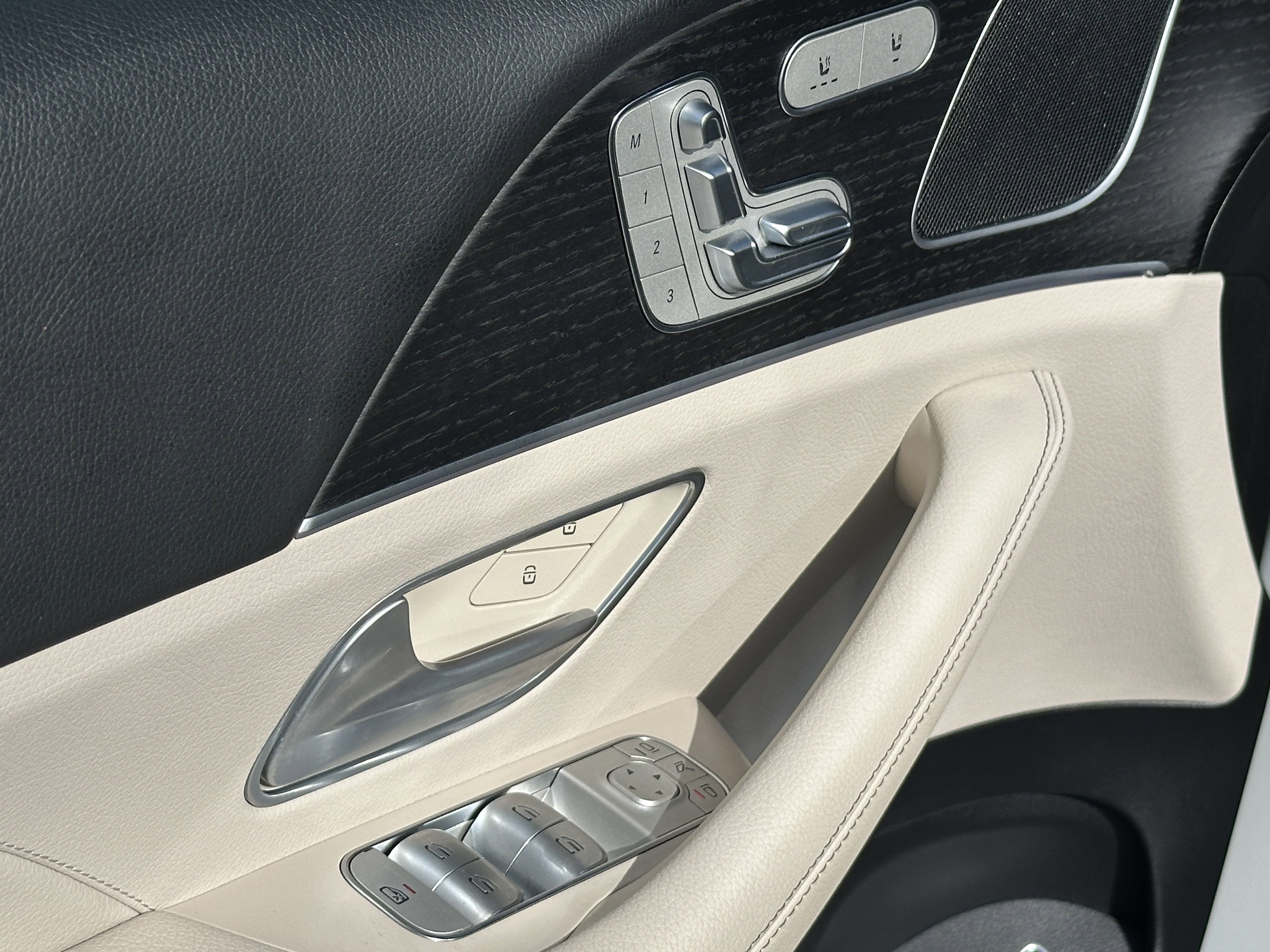 2024 Mercedes Benz GLE 350 4MATIC photo 3