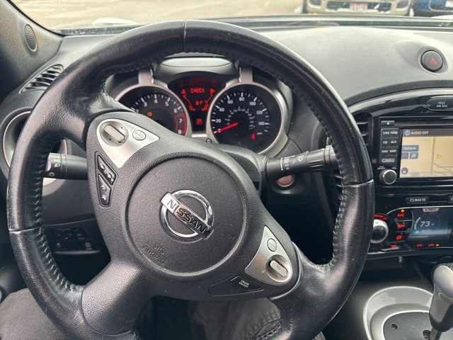 2015 Nissan Juke SV photo 13