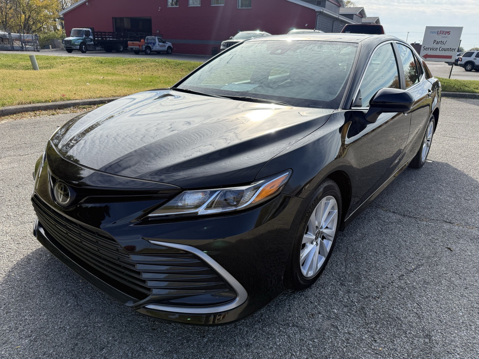 2023 Toyota Camry LE's photo