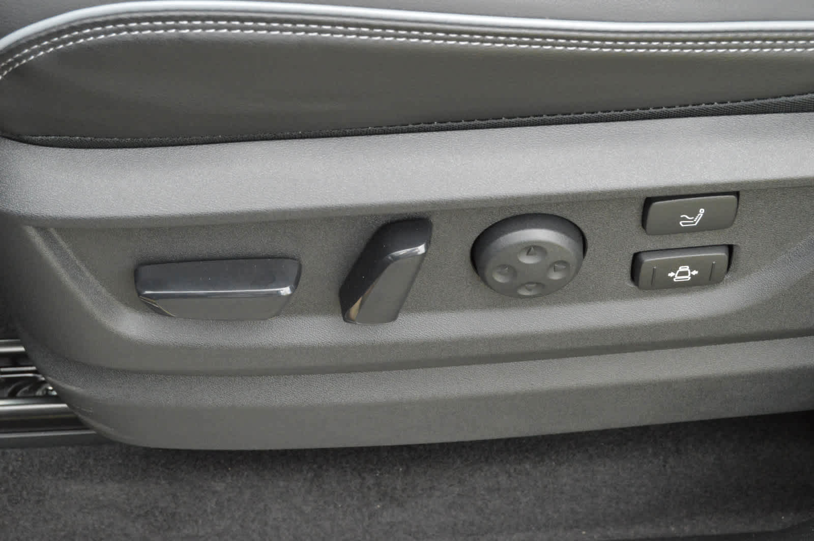 2025 Infiniti QX80 Sensory photo 17