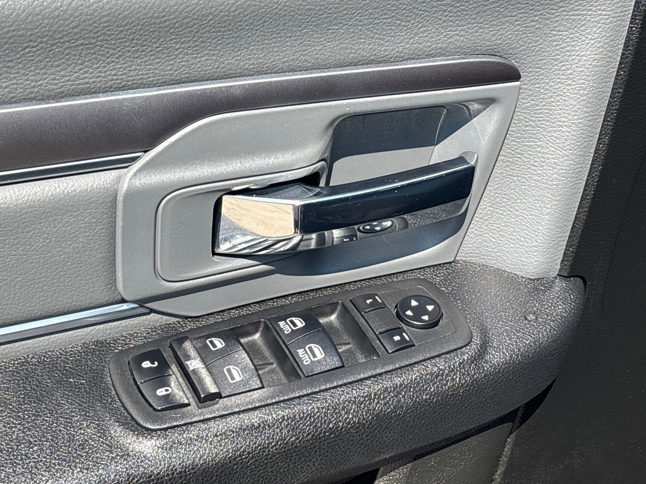 2023 Ram 1500 Classic SLT photo 19