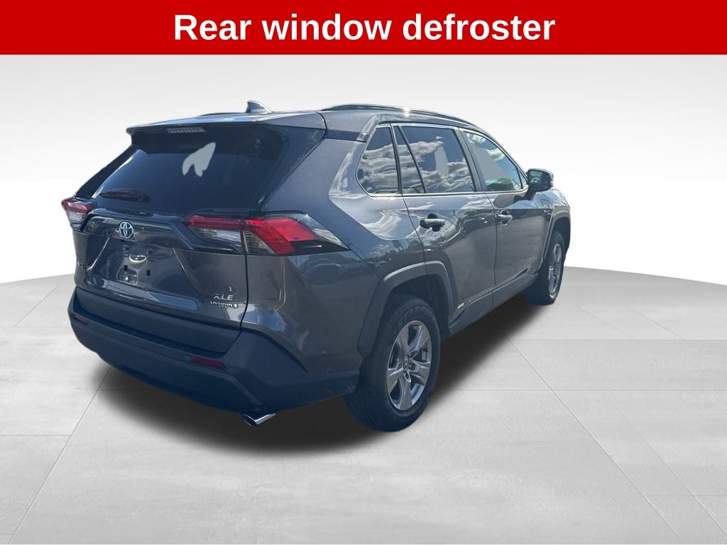 2024 Toyota RAV4 Hybrid XLE photo 4