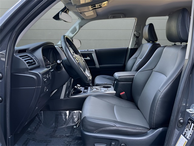 2024 Toyota 4Runner SR5 Premium photo 9
