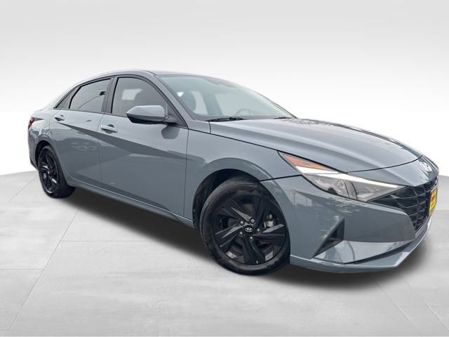 2021 Hyundai Elantra Blue's photo