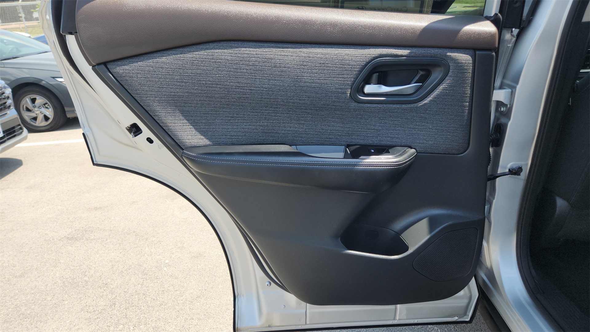 2023 Nissan Rogue SV photo 15