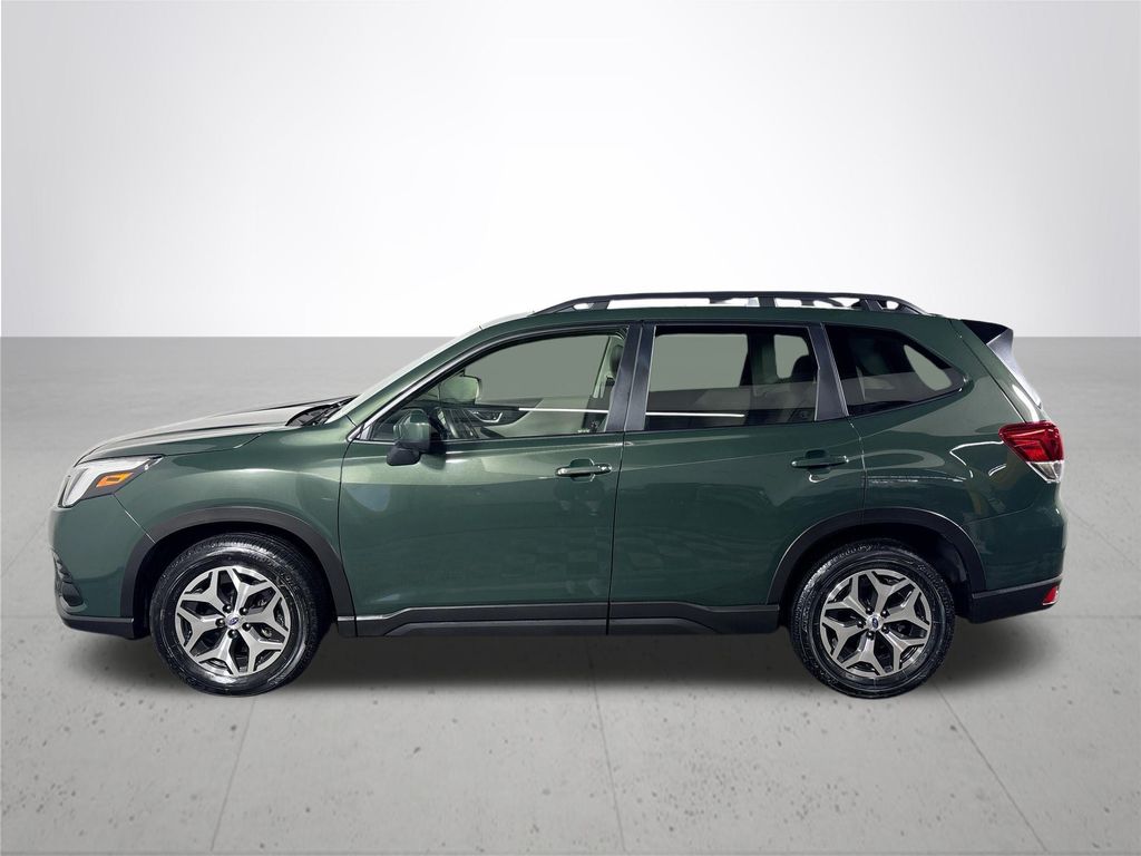 2024 Subaru Forester Premium photo 8