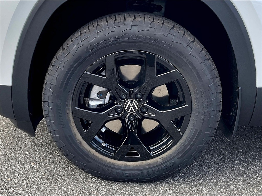 2026 Volkswagen Atlas Peak Edition SE photo 4