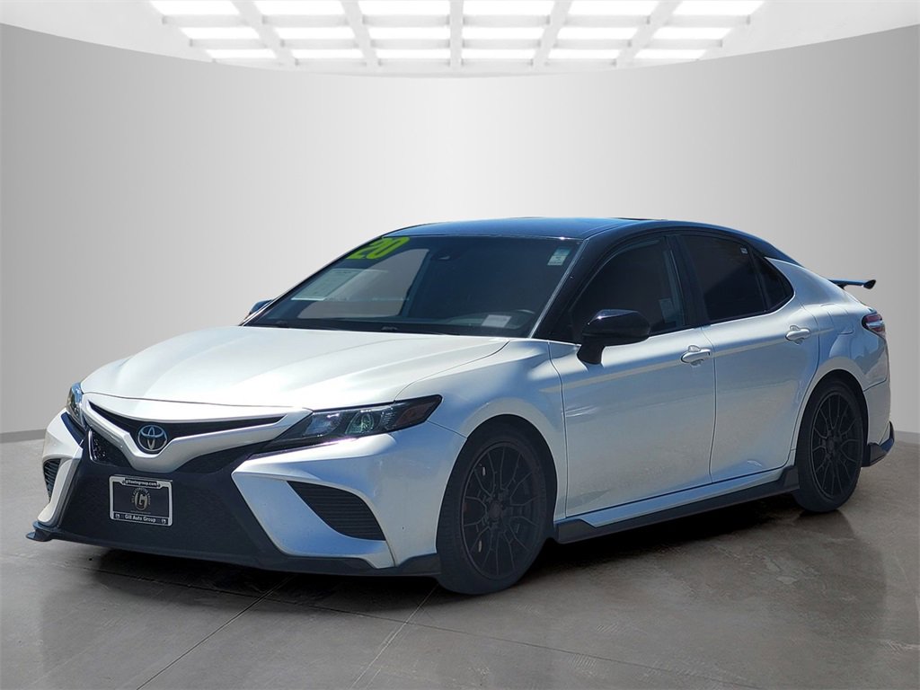 2020 Toyota Camry XSE V6 photo 8