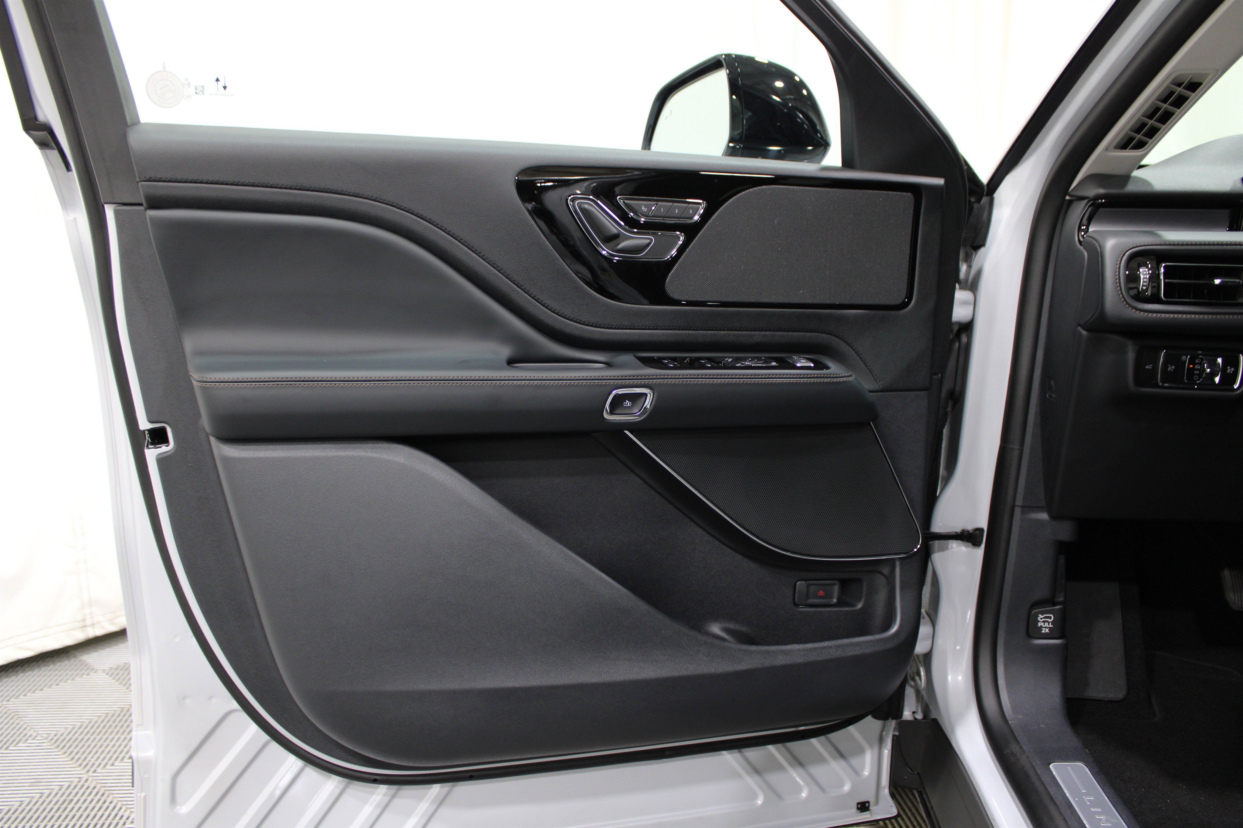 2025 Lincoln Aviator Premiere photo 5