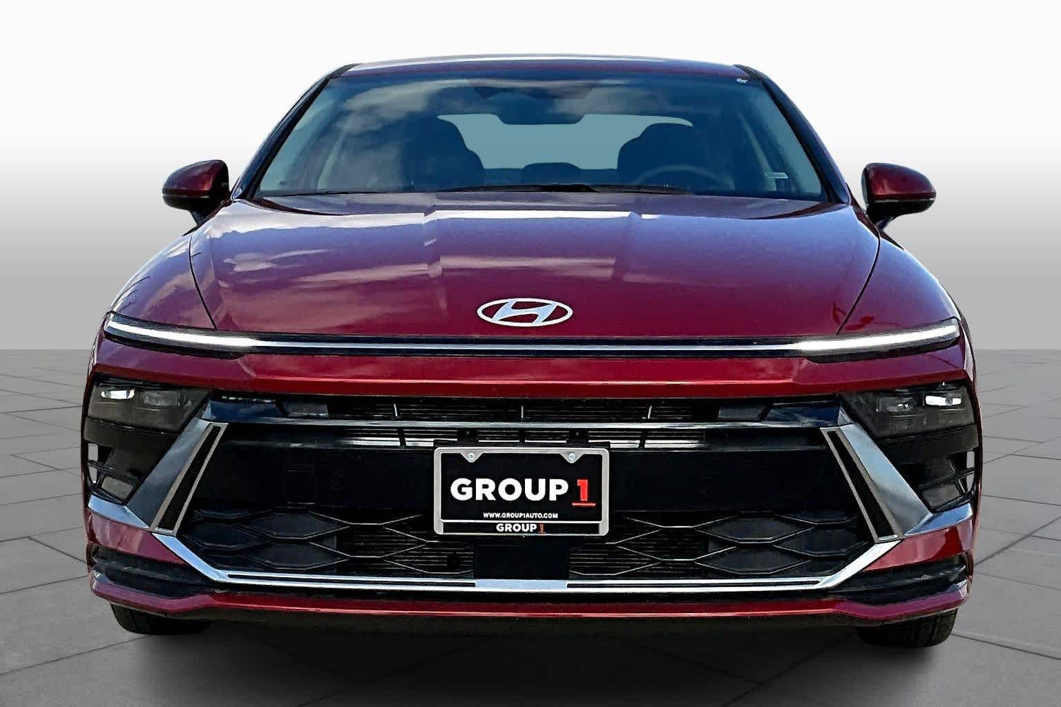 2025 Hyundai Sonata SEL photo 3