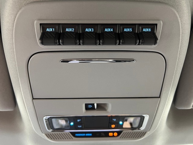 2025 Ford F-350 Lariat photo 17